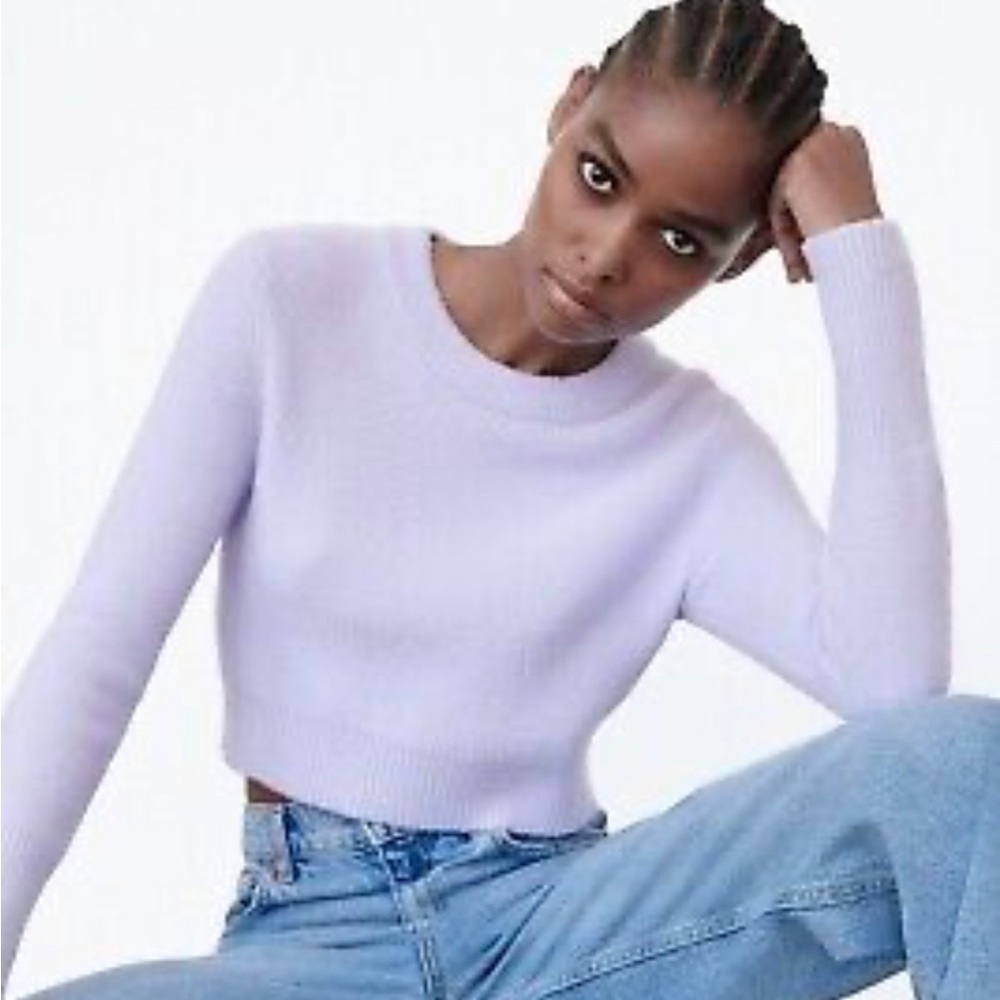 Gorgeous lavender cropped sweater